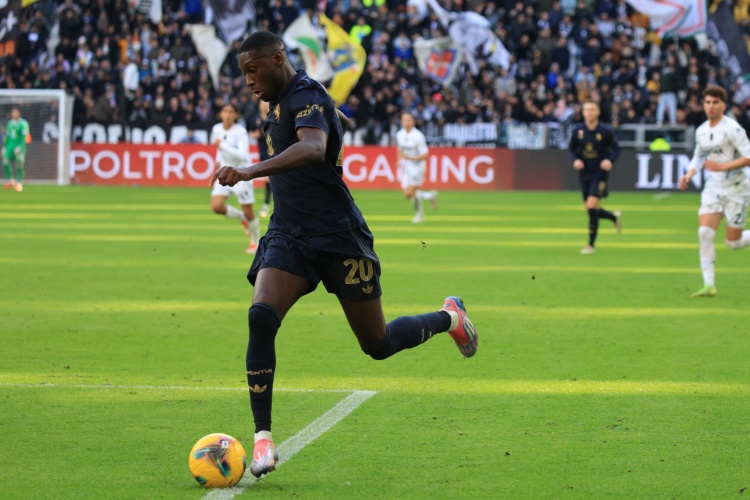 开云APP下载-罗马诺：穆阿尼保持冷静&amp;仍在耐心等待尤文，未与其他俱乐部谈判