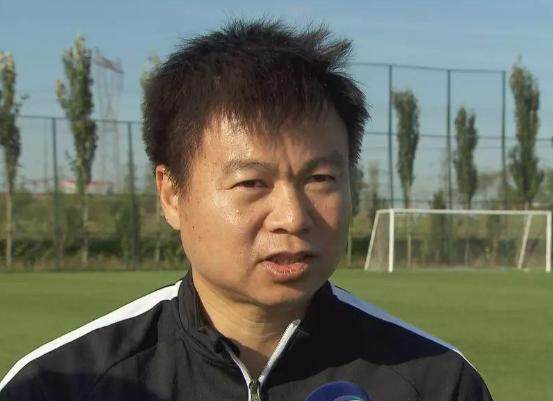 开云官方平台-津门虎乘高铁回津受球迷迎接 新外援或间歇期到队